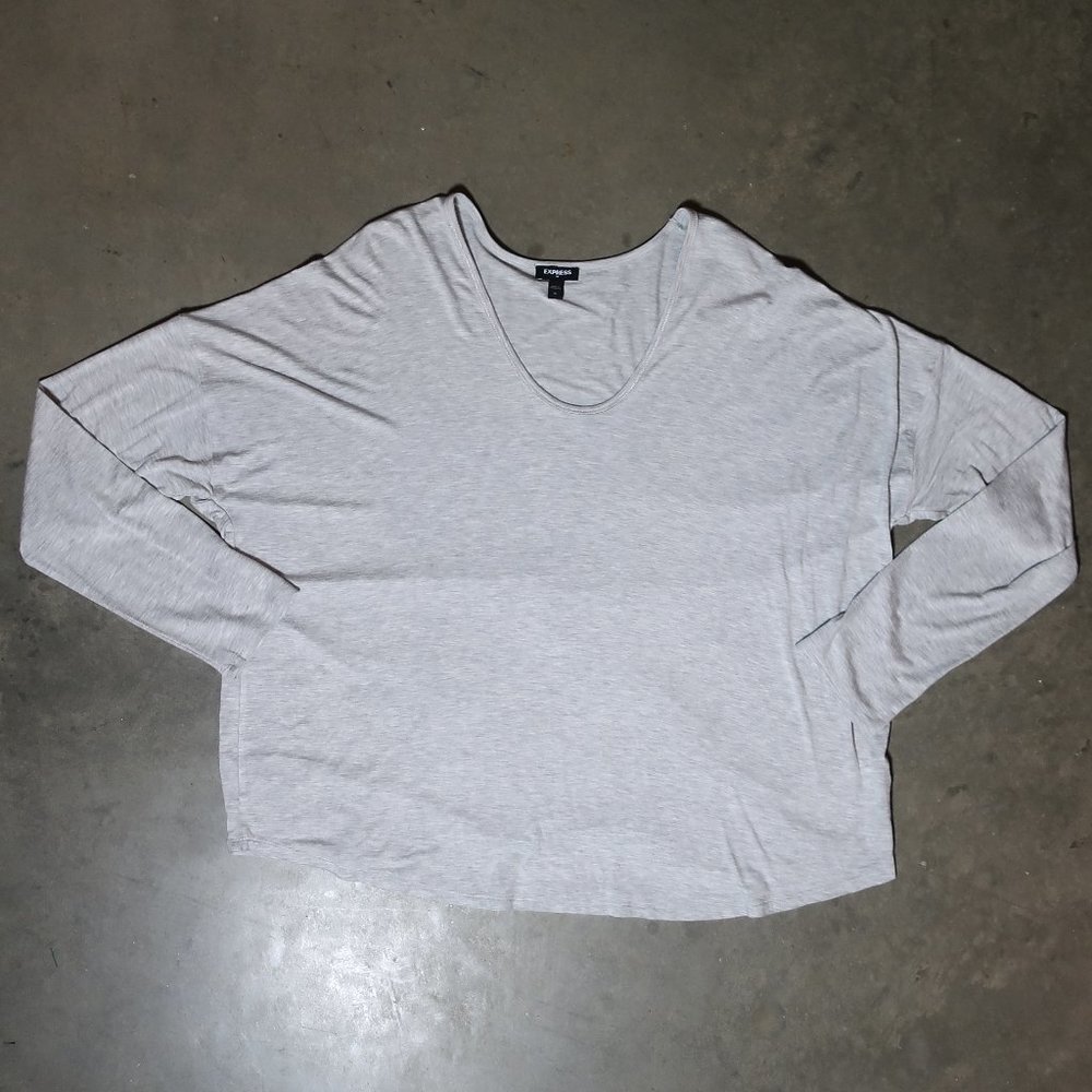 Express. Women's X-Large. Long Sleeve. Light Gray.